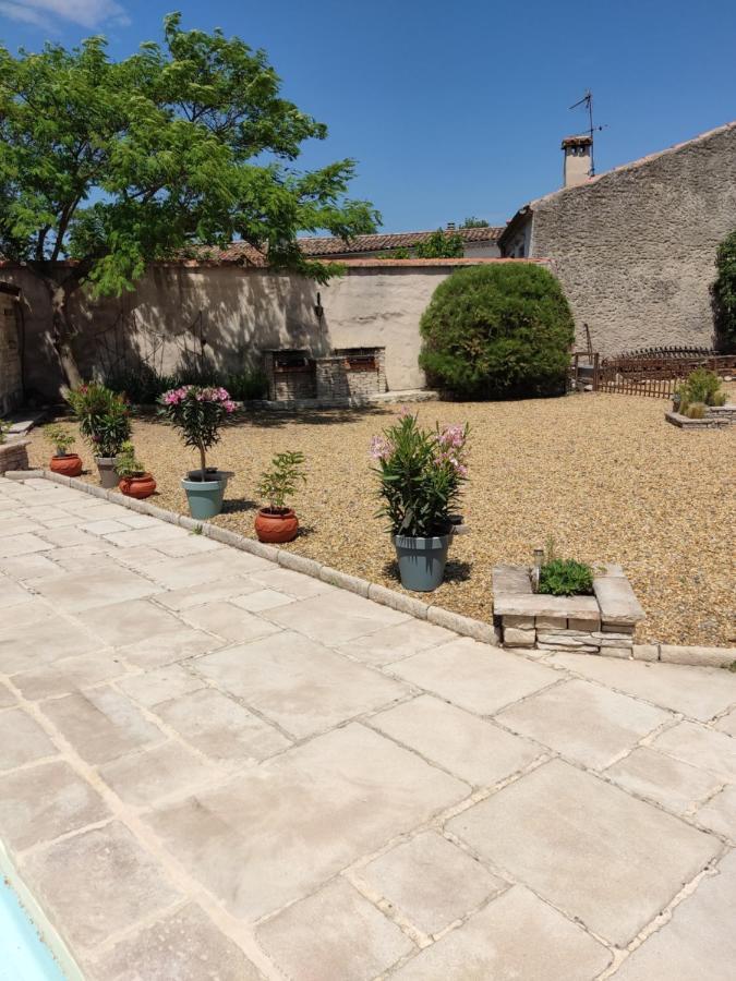Gites et studios les cigales à Grospierres, piscine partagée, studio murier 2 personnes Exterior foto