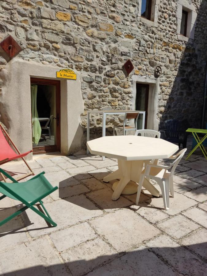 Gites et studios les cigales à Grospierres, piscine partagée, studio murier 2 personnes Exterior foto